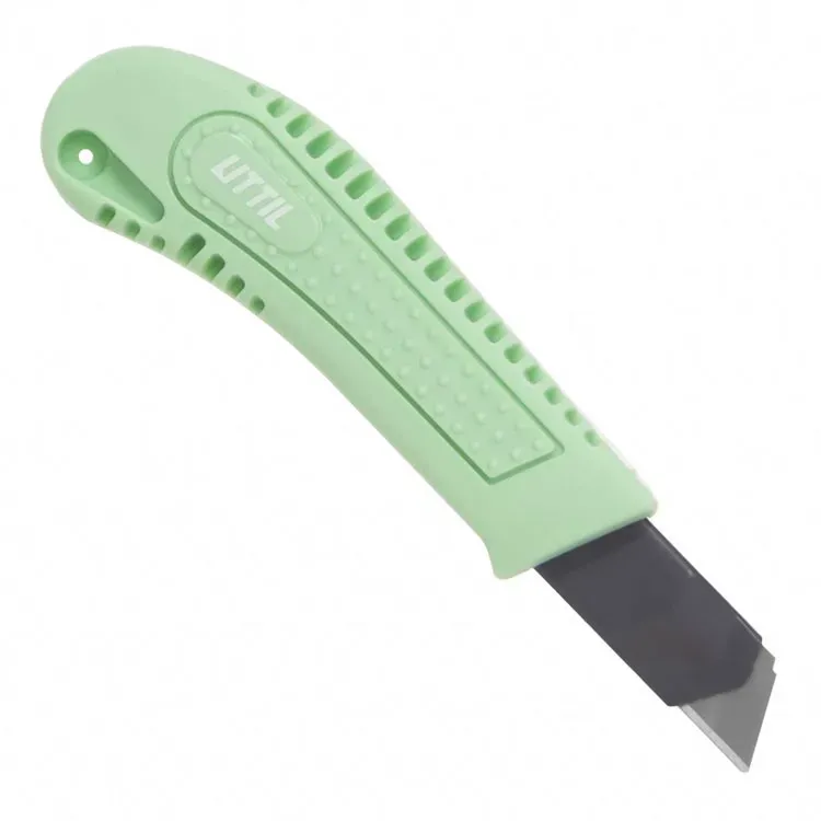 vmuk03-utility knife for light and medium duty in its package